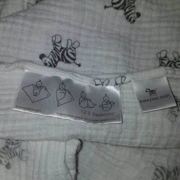 Amazing Baby Zebra Muslin Swaddle Blanket 100% Cotton White Gray 40x44 - Picture 2 of 7